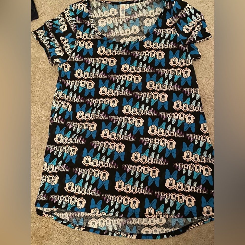 Lularoe Minnie Mouse shirt small